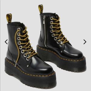 DOC MARTENS jadon max platform boots